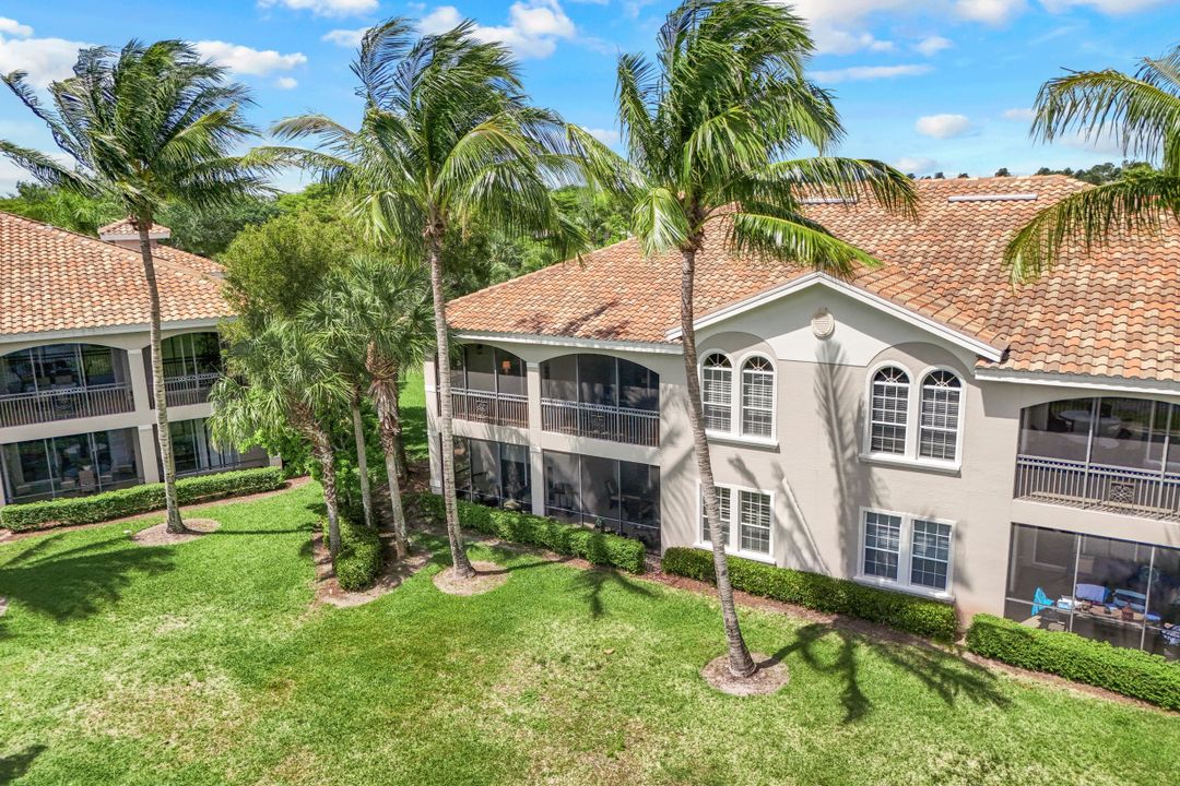3176 Serena Ln #202, Naples, FL 34114