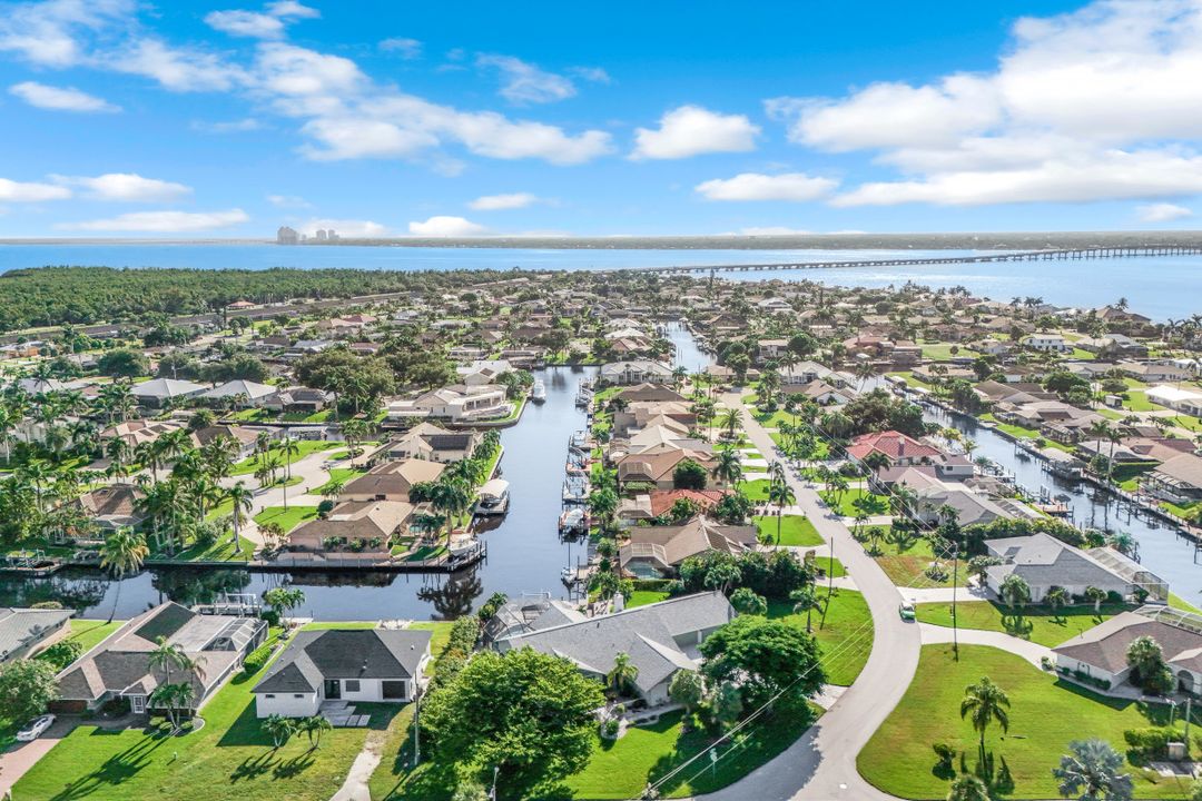 2617 SE 23rd Ave, Cape Coral, FL 33904