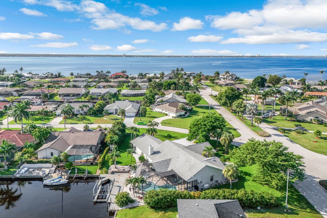 2617 SE 23rd Ave, Cape Coral, FL 33904