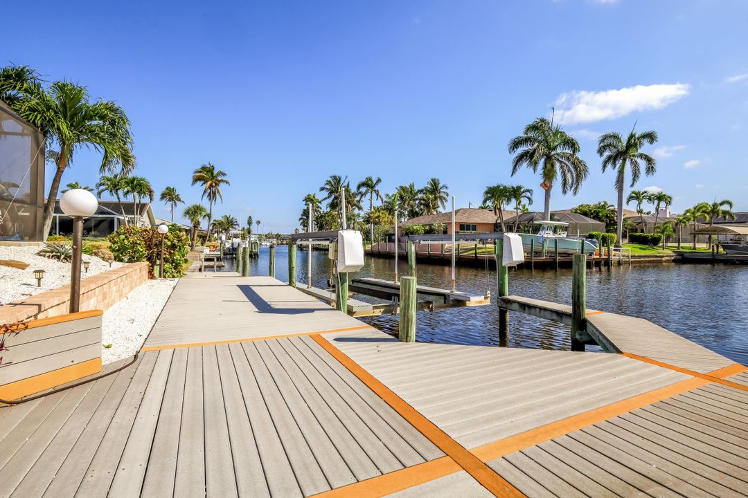 2617 SE 23rd Ave, Cape Coral, FL 33904