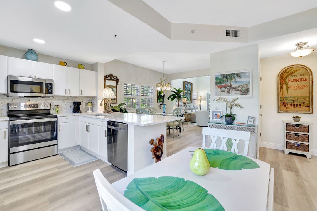 4500 Botanical Pl Cir #301, Naples, FL 34112