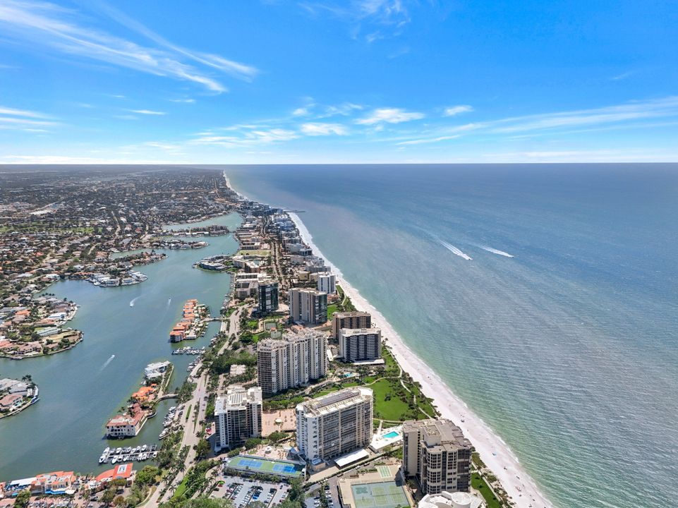 4041 Gulf Shore Blvd N #703, Naples, FL 34103