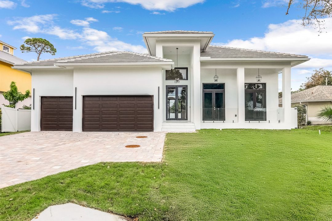 1317 Cypress Woods Dr, Naples, FL 34103
