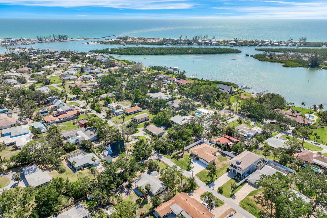 413 Pameto Rd, Nokomis, FL 34275