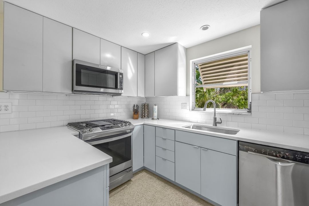 413 Pameto Rd, Nokomis, FL 34275