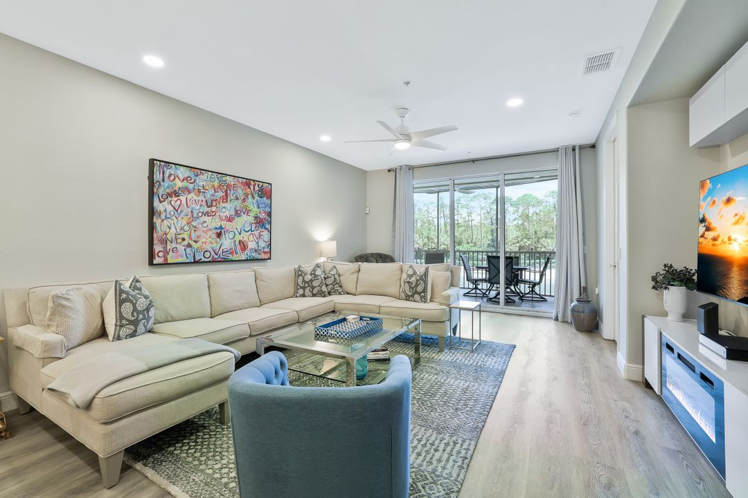 4883 Hampshire Ct #102, Naples, FL 34112