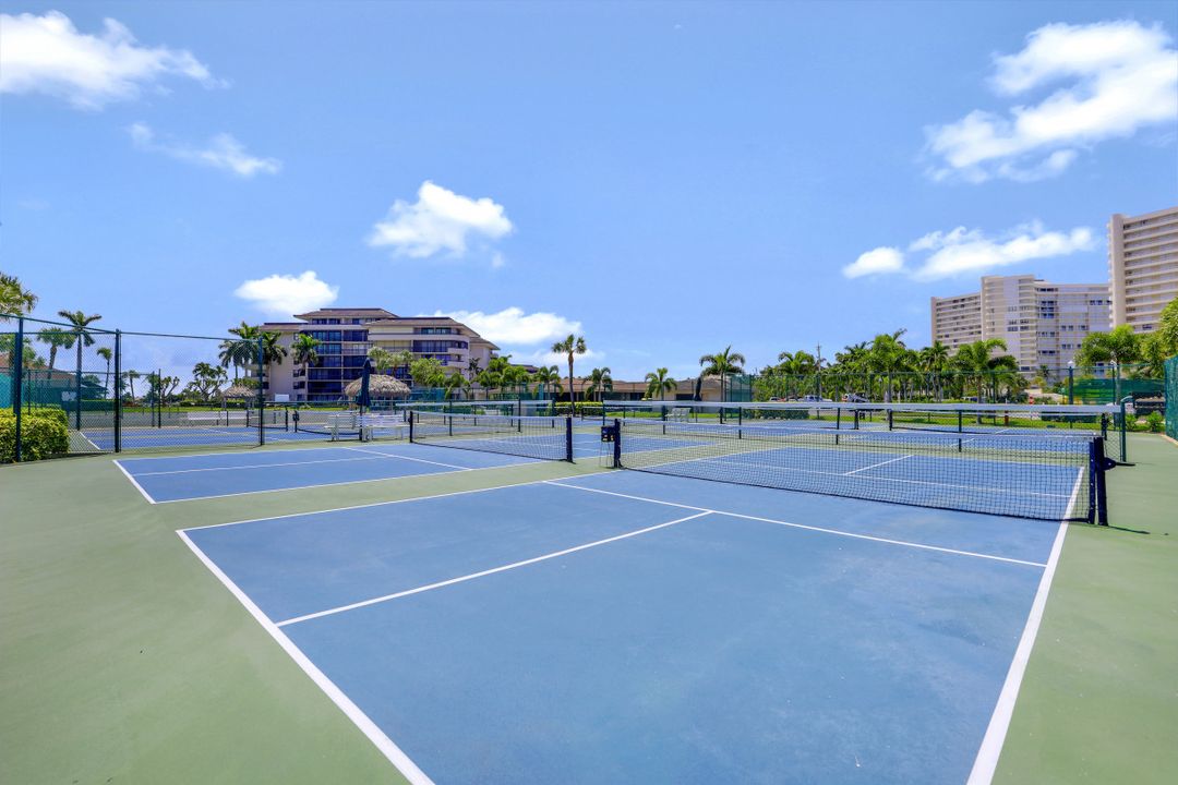 320 Seaview Ct #305, Marco Island, FL 34145