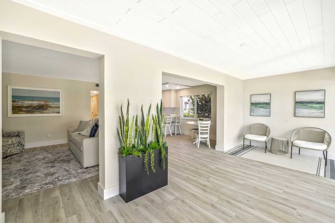 354 Harbour Dr, Naples, FL 34103