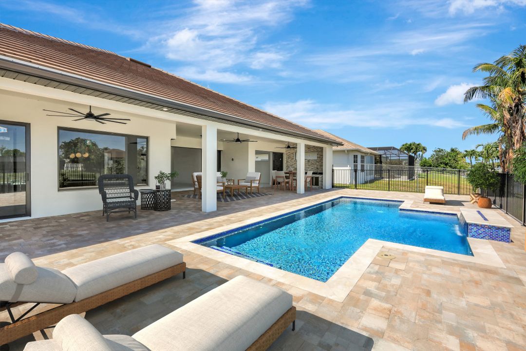 1511 SE 21st St, Cape Coral, FL 33990