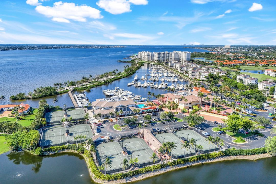 14581 Headwater Bay Ln, Fort Myers, FL 33908