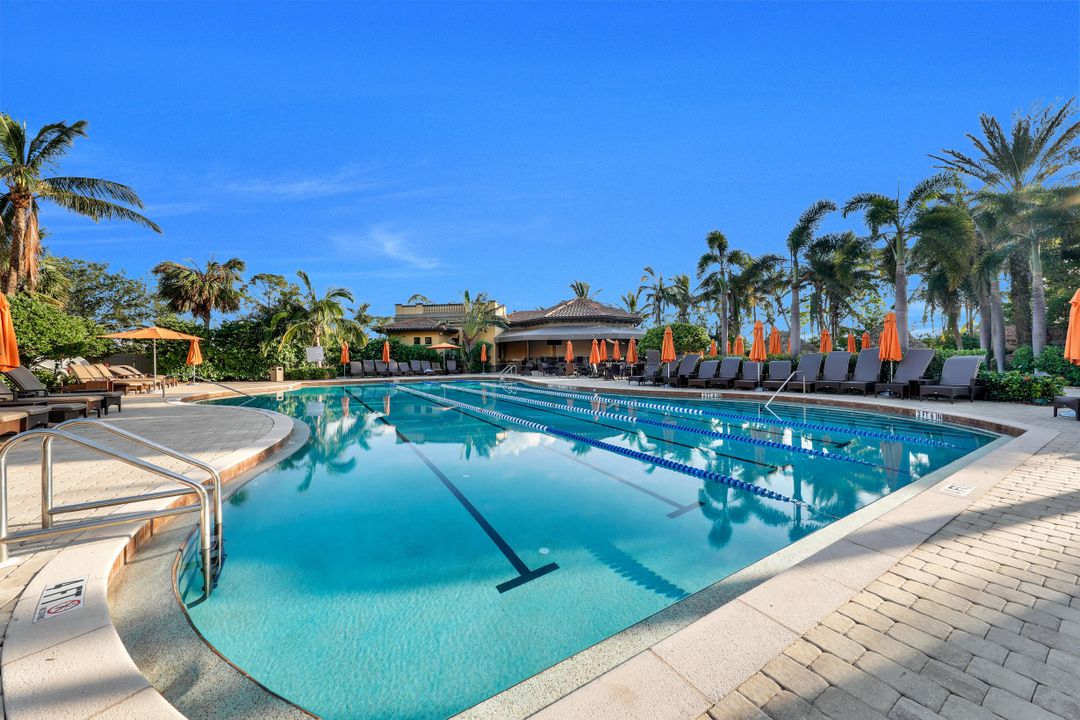 6419 Vivaldi Ct, Naples, FL 34113
