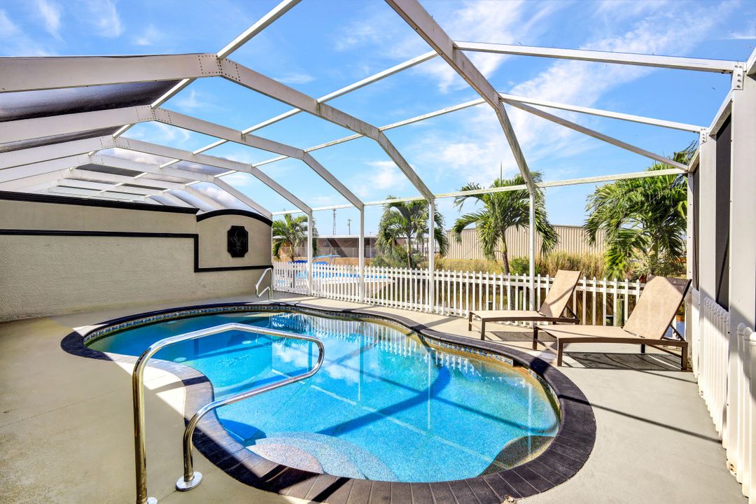 1002 SE 13th Ave, Cape Coral, FL 33990