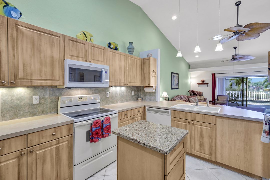 1002 SE 13th Ave, Cape Coral, FL 33990