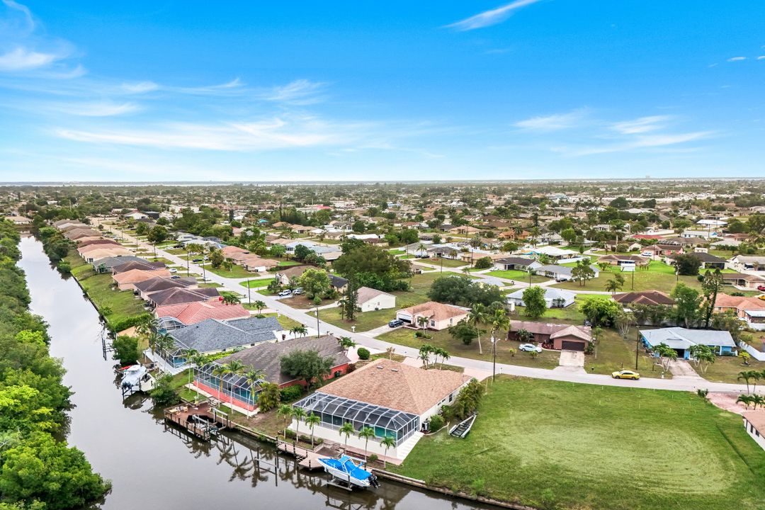 1002 SE 13th Ave, Cape Coral, FL 33990