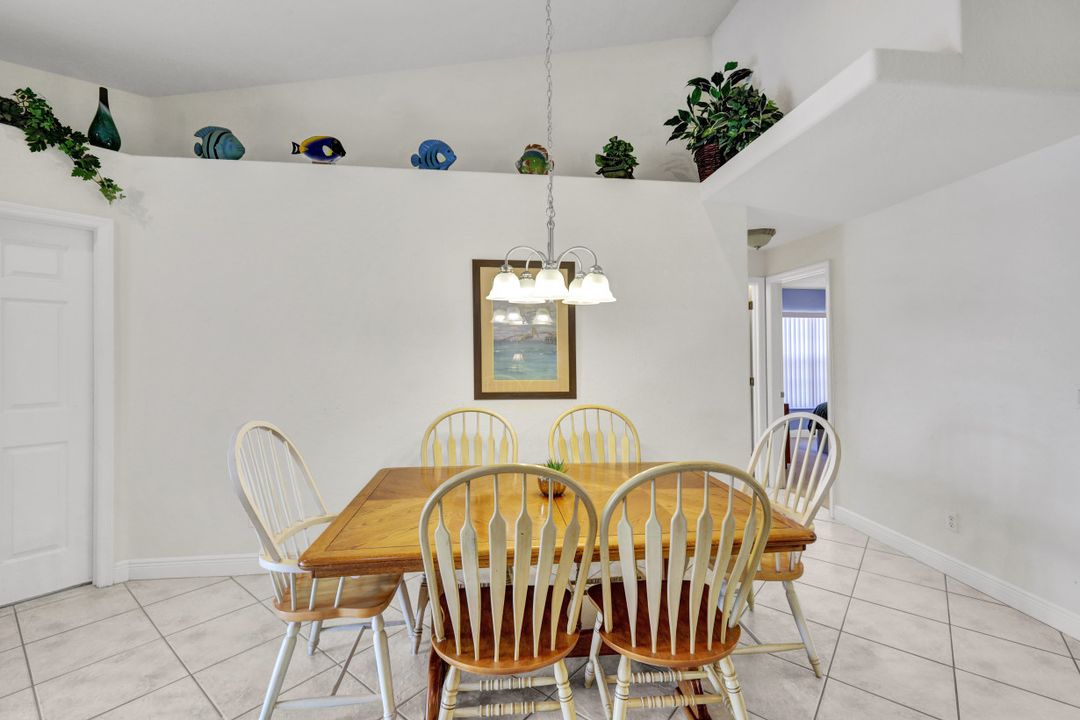 1002 SE 13th Ave, Cape Coral, FL 33990