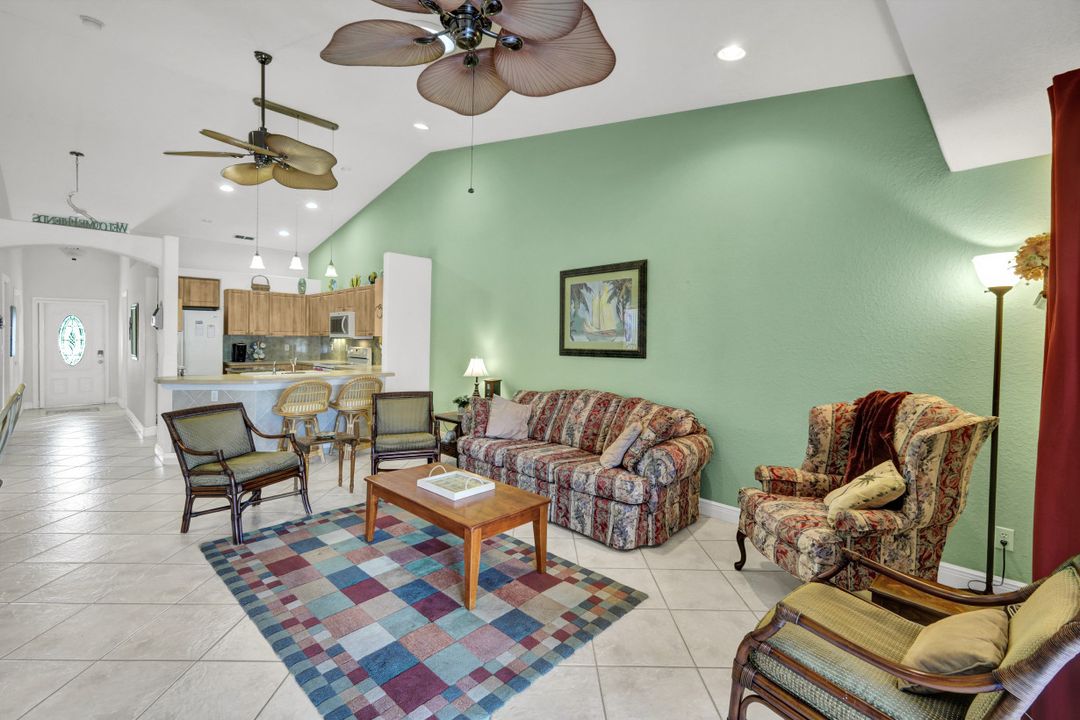 1002 SE 13th Ave, Cape Coral, FL 33990