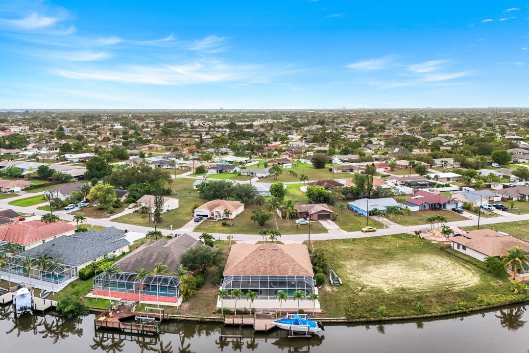 1002 SE 13th Ave, Cape Coral, FL 33990