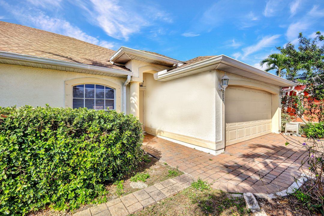 1002 SE 13th Ave, Cape Coral, FL 33990