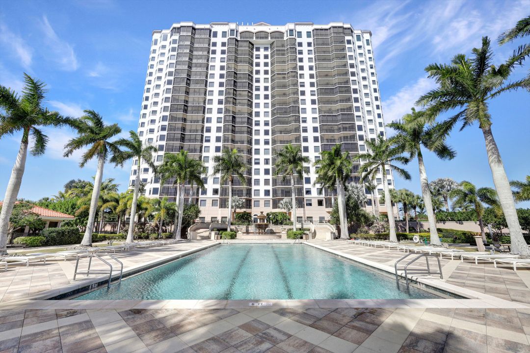 1060 Borghese Ln #1005, Naples, FL 34114