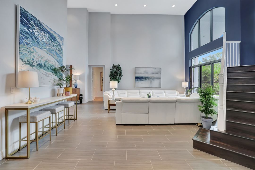 2930 Cinnamon Bay Cir, Naples, FL 34119