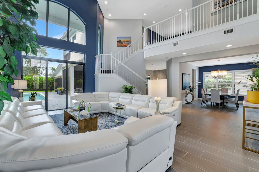 2930 Cinnamon Bay Cir, Naples, FL 34119
