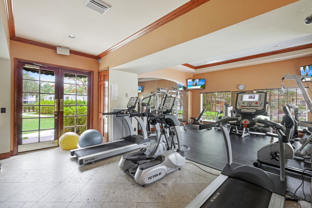 1205 Wildwood Lakes Blvd #305, Naples, FL 34104