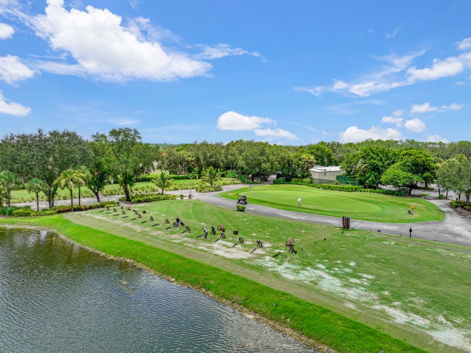 2041 Crestview Way, Naples, FL 34119
