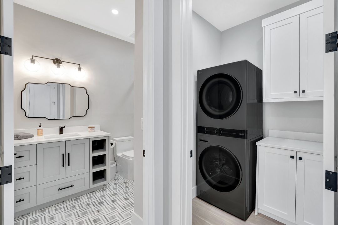 9037 Alturas St #3705, Naples, FL 34113