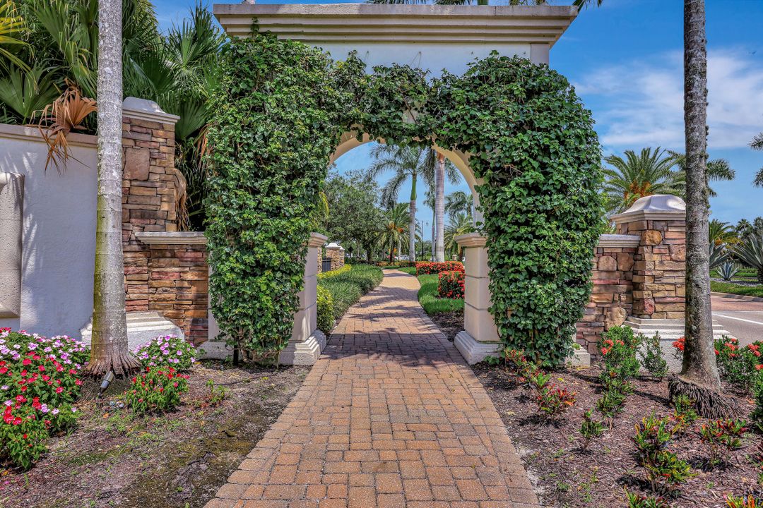 3272 Altimira Dr, Fort Myers, FL 33905