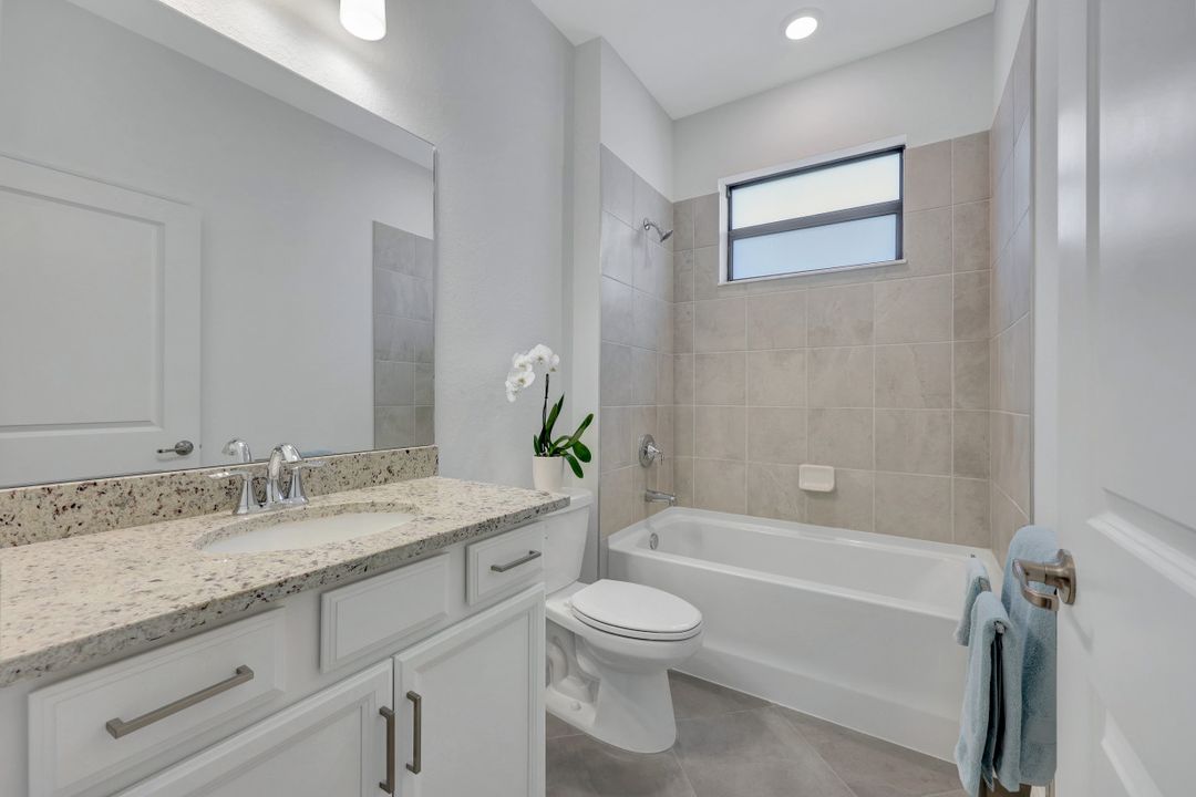 3272 Altimira Dr, Fort Myers, FL 33905