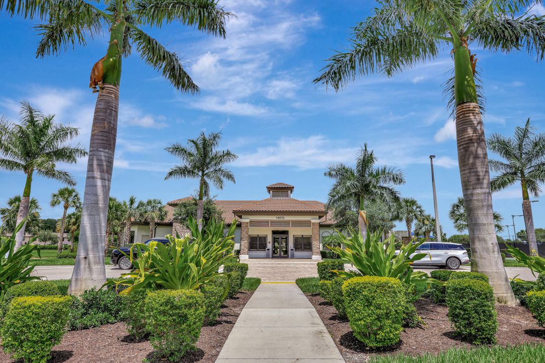 3272 Altimira Dr, Fort Myers, FL 33905