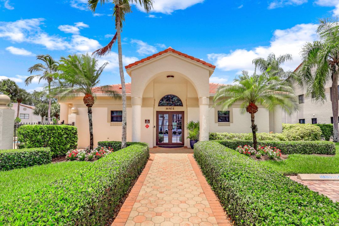 6555 Valen Way #G201, Naples, FL 34108