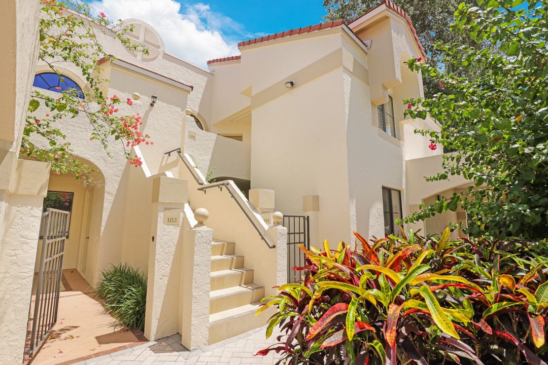 6555 Valen Way #G201, Naples, FL 34108