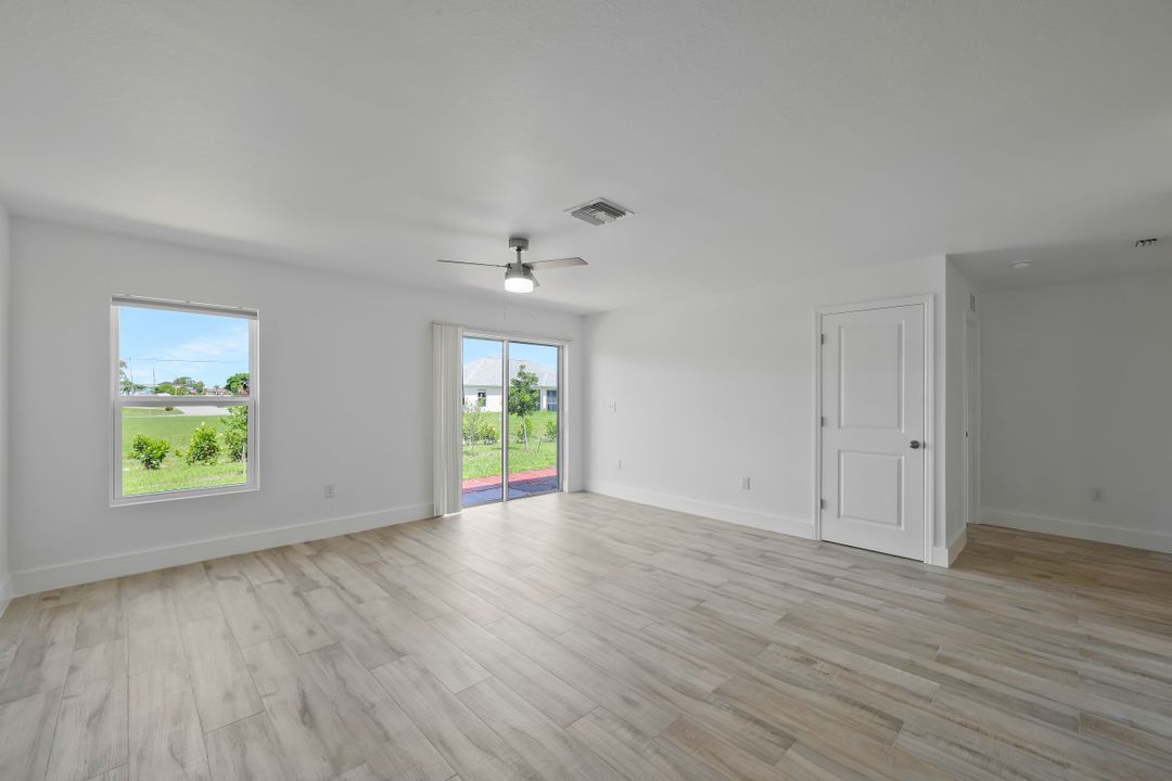 2426 Santa Barbara Blvd N, Cape Coral, FL 33993