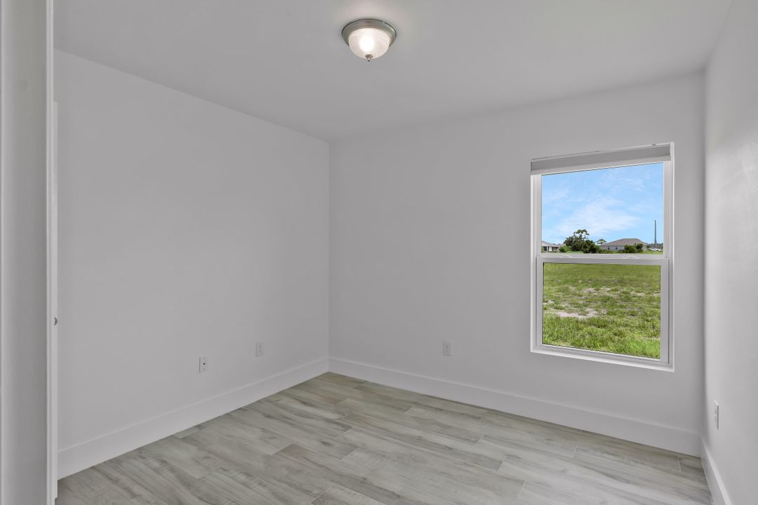 2426 Santa Barbara Blvd N, Cape Coral, FL 33993