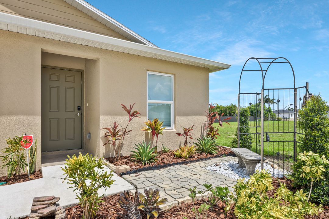 2426 Santa Barbara Blvd N, Cape Coral, FL 33993