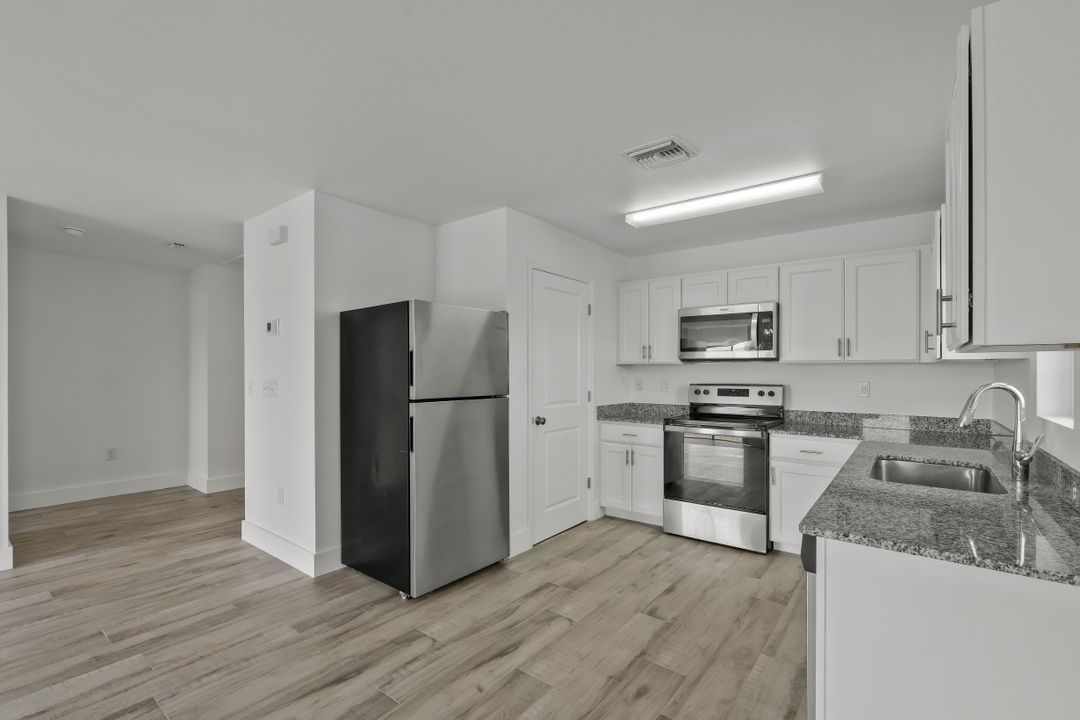 2426 Santa Barbara Blvd N, Cape Coral, FL 33993