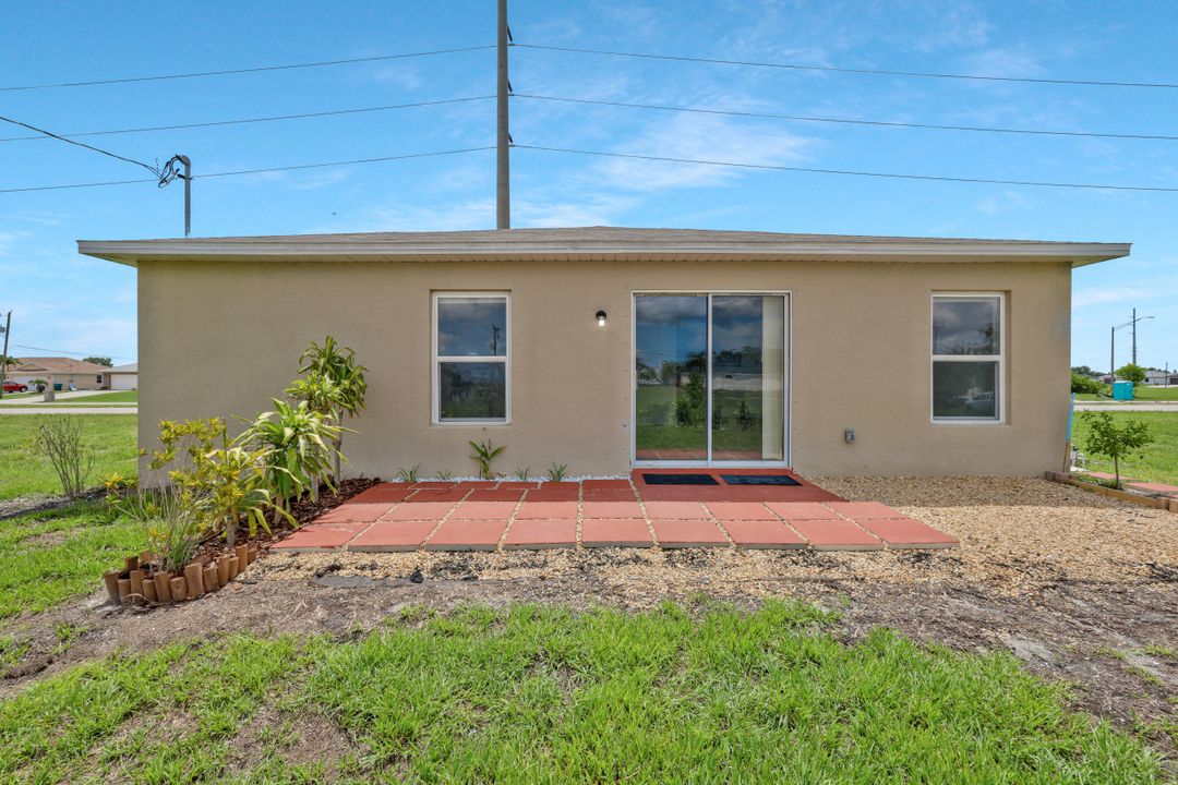 2426 Santa Barbara Blvd N, Cape Coral, FL 33993