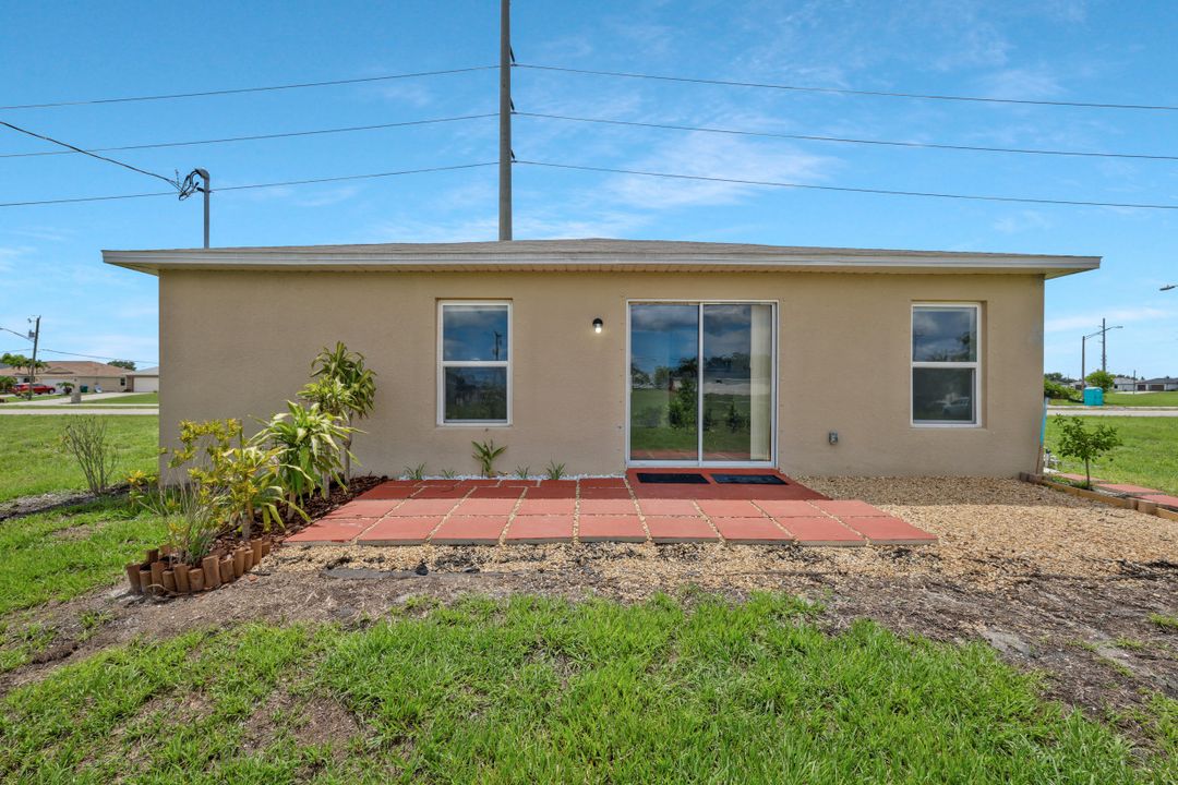 2426 Santa Barbara Blvd N, Cape Coral, FL 33993