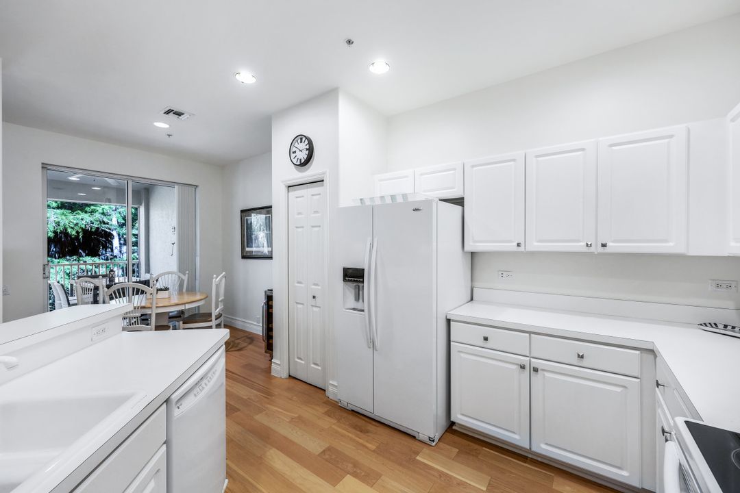 8530 Danbury Blvd #202, Naples, FL 34120