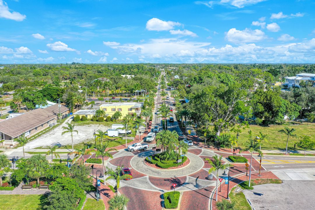 9792 Glen Heron Dr, Bonita Springs, FL 34135