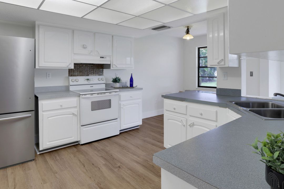 4925 Molokai Dr #16, Naples, FL 34112
