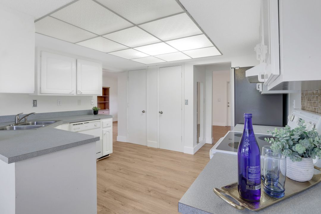 4925 Molokai Dr #16, Naples, FL 34112