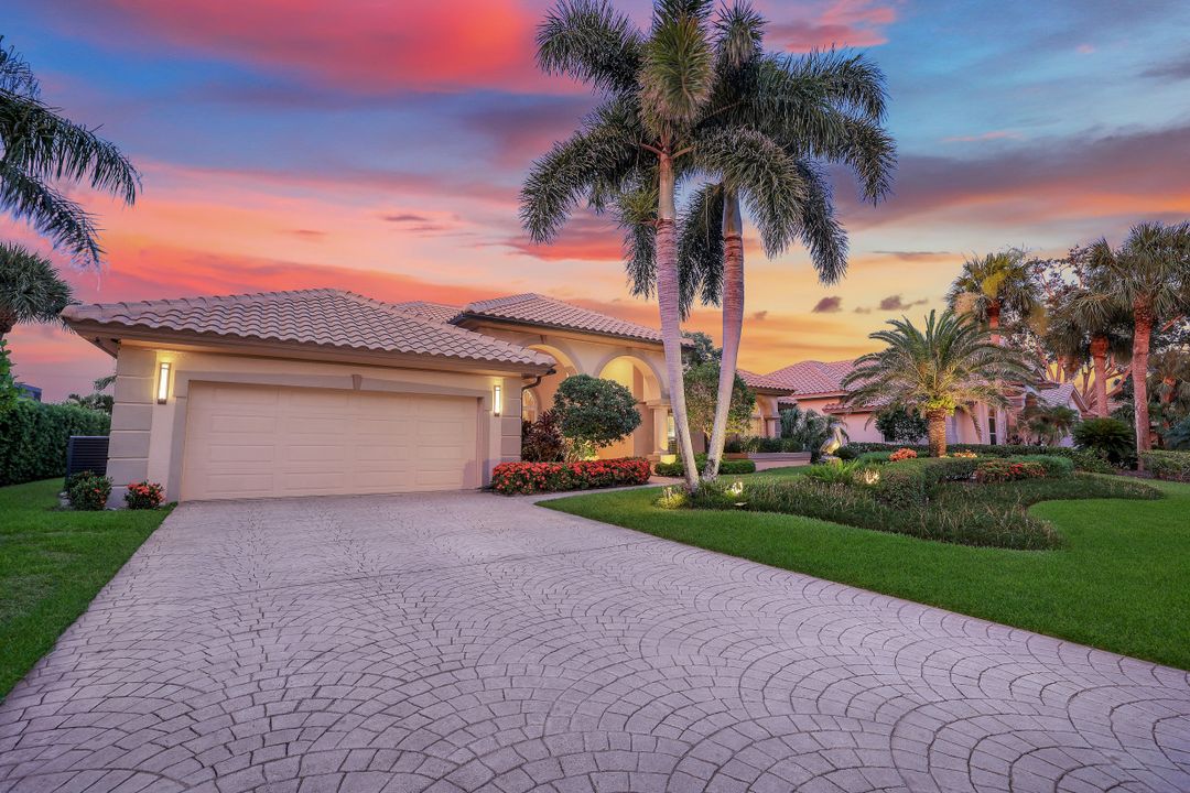 3760 Lakemont Dr, Bonita Springs, FL 34134