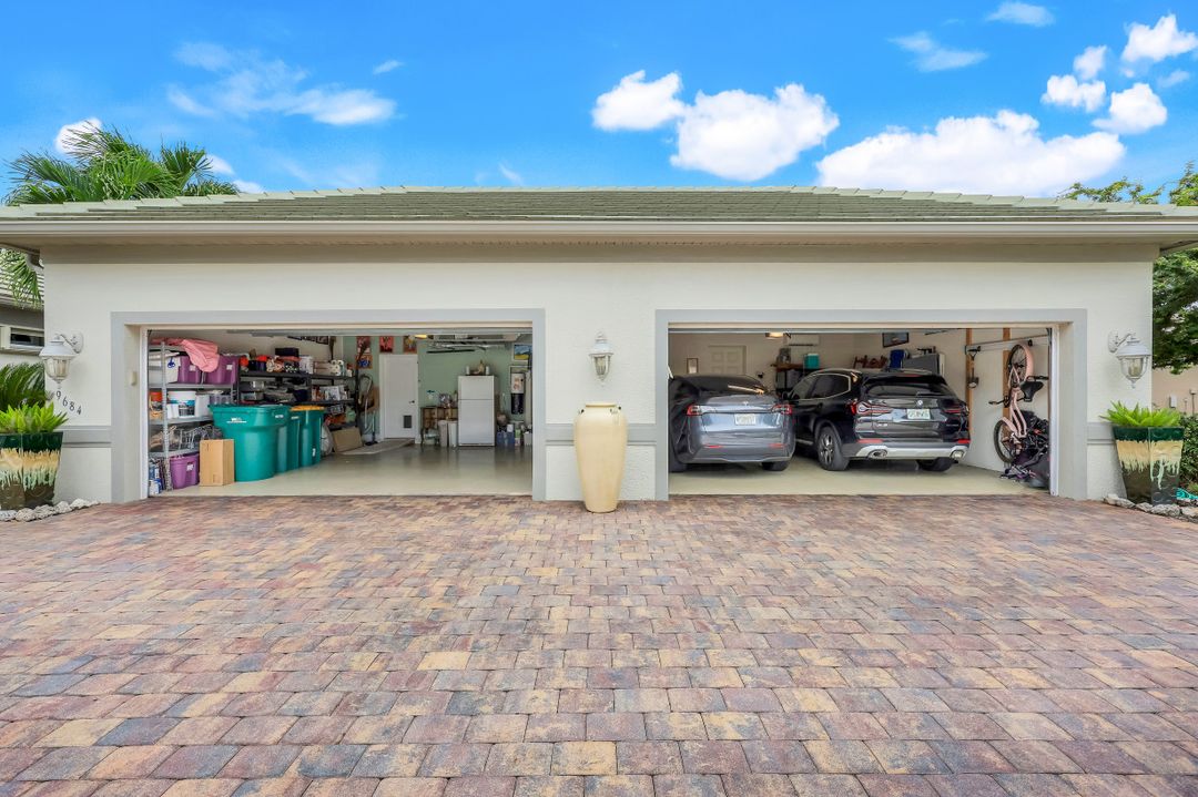 9684 Cobalt Cove Cir, Naples, FL 34120