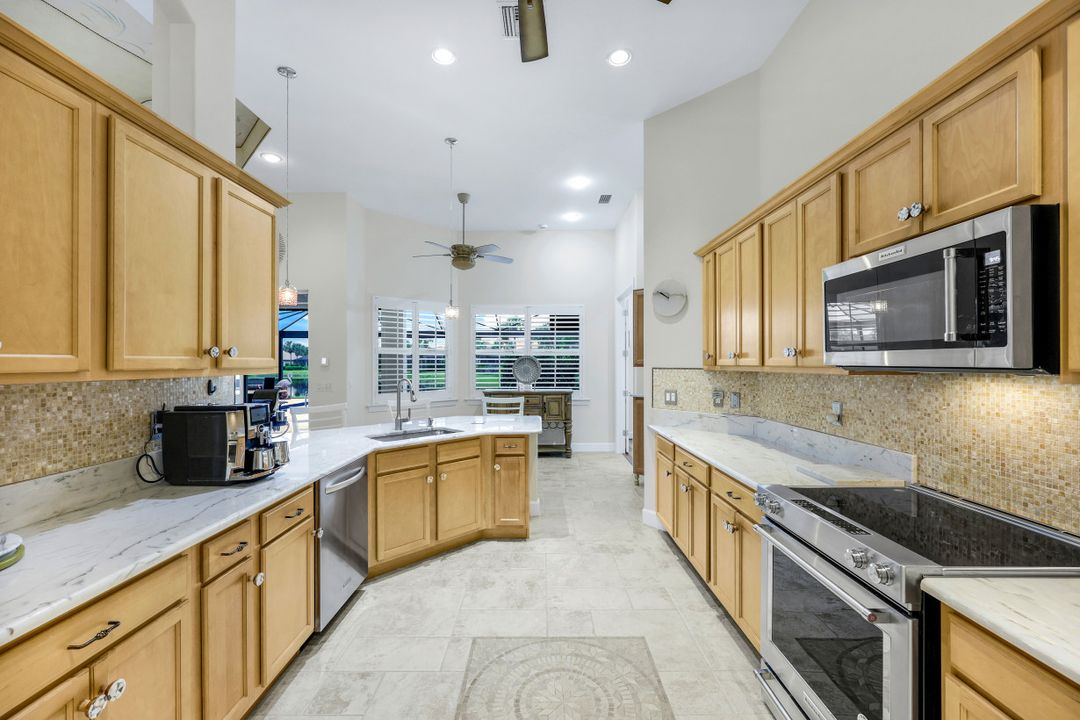 9684 Cobalt Cove Cir, Naples, FL 34120