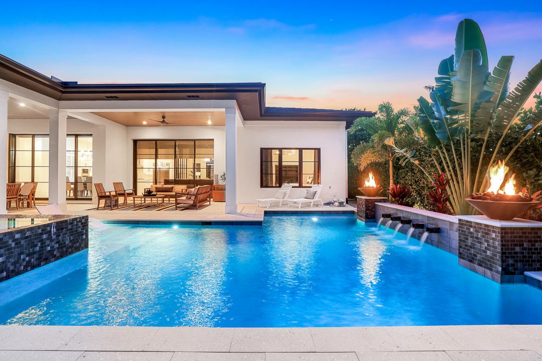 1546 Mandarin Rd, Naples, FL 34102