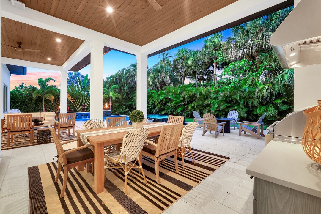 1546 Mandarin Rd, Naples, FL 34102
