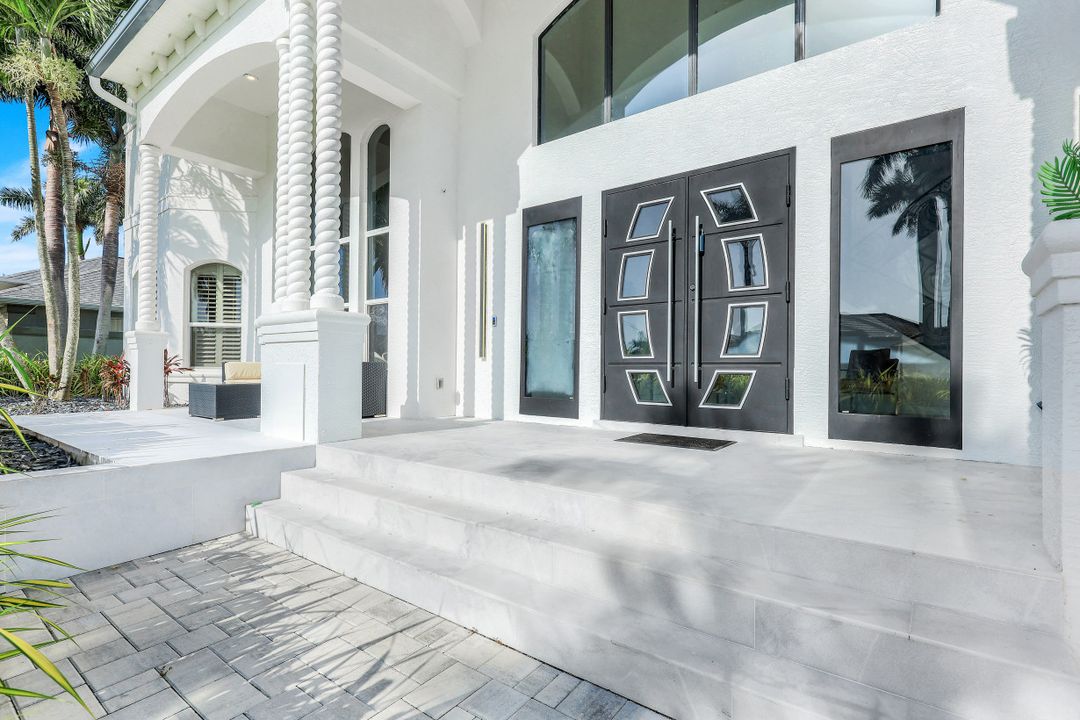 11929 Princess Grace Ct, Cape Coral, FL 33991