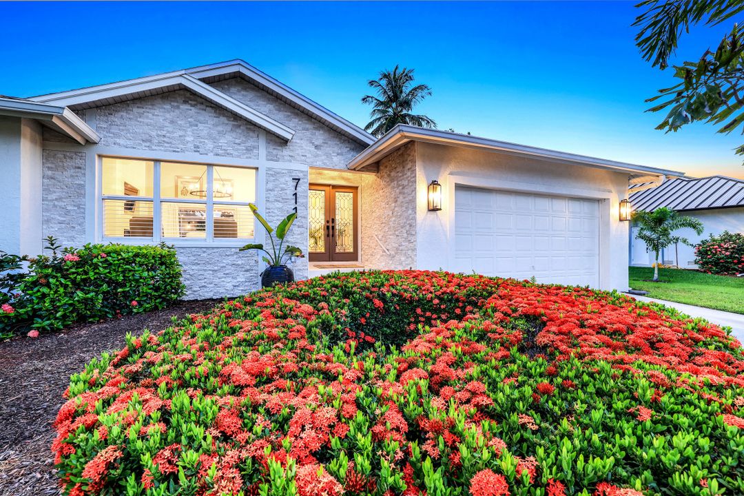 711 Tigertail Ct, Marco Island, FL 34145